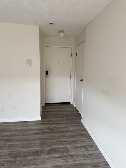 Building Photo - 2324 Iroll Ave