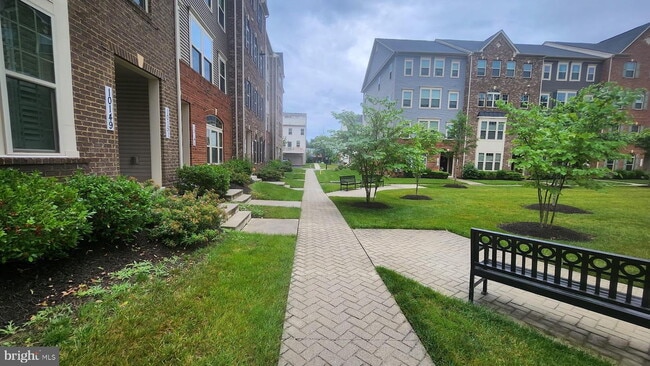 Building Photo - "Charming Lanham Townhome: 2 Bed, 2.5 Bath...