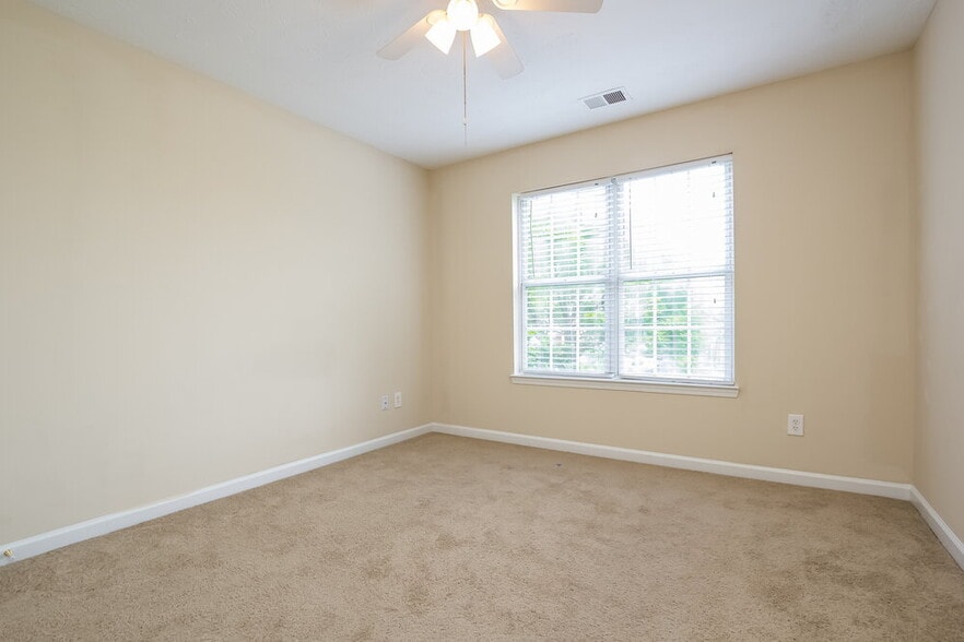 Building Photo - 1715 Heatherton Rd