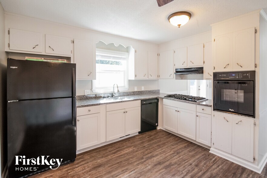 Building Photo - 729 Harbor View Rd