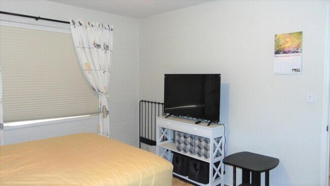 Building Photo - 480 S Paseo Aguila