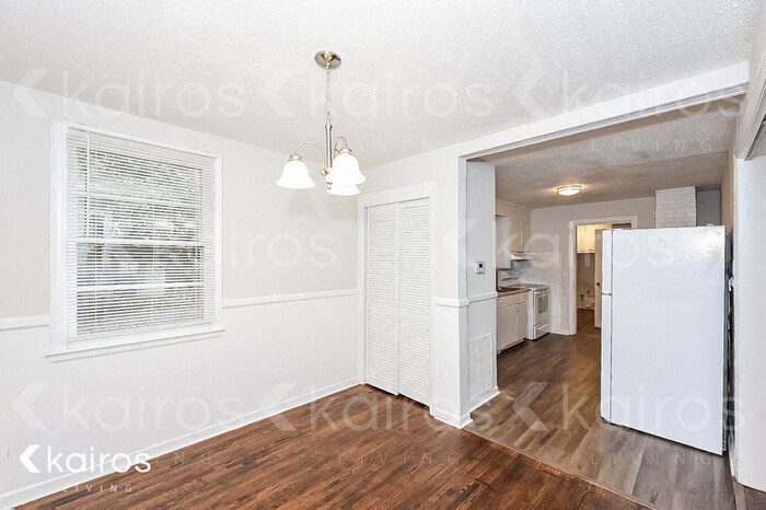 Building Photo - 400 George St