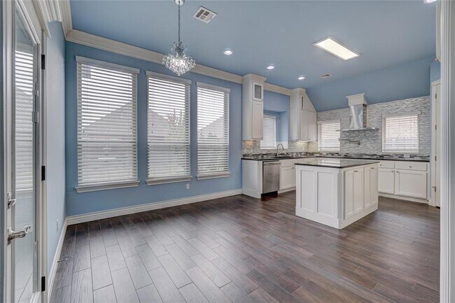 Building Photo - 6100 NW 154th St