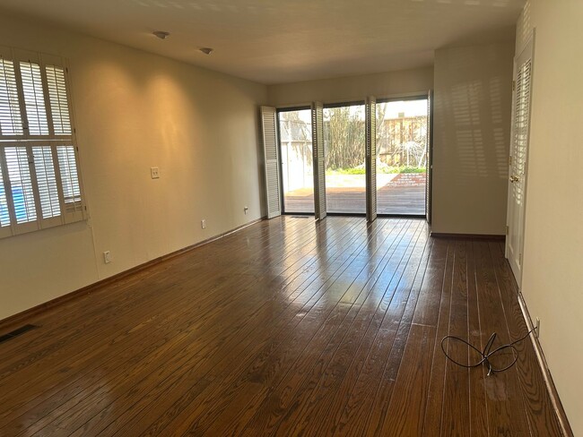Building Photo - Charming Single-Family Two-Bedroom Home in South San Francisco