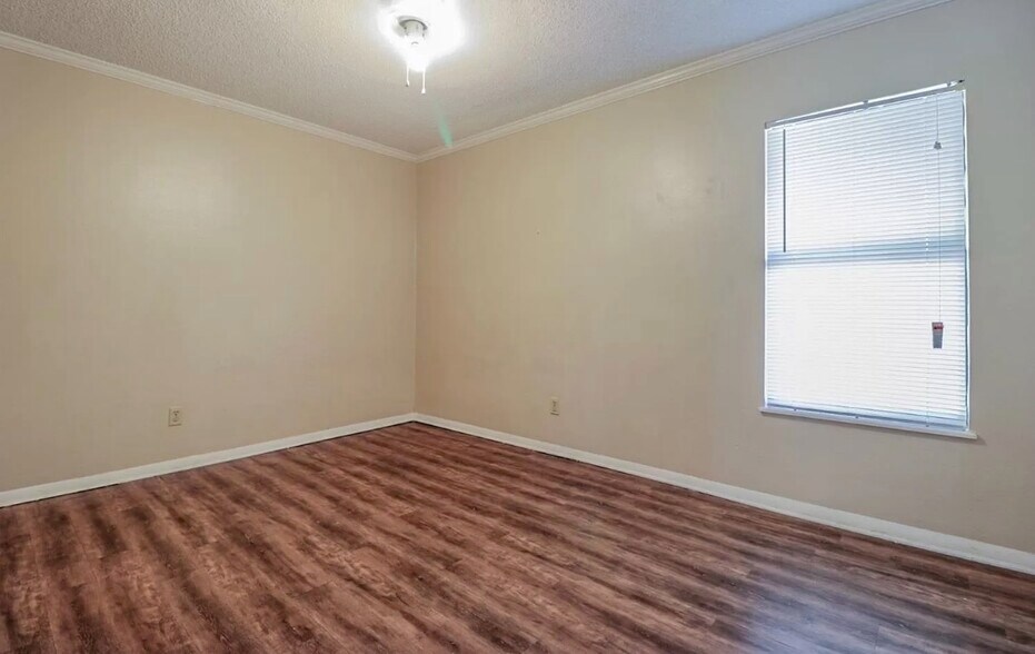 Building Photo - 7410 Avenue X