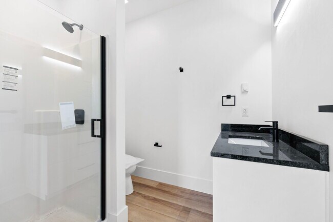 Building Photo - 1590 Walnut St