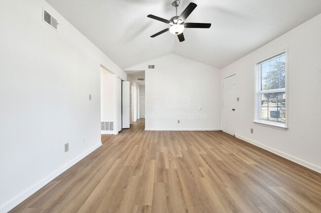 Building Photo - 5628 Wooded Lake Dr