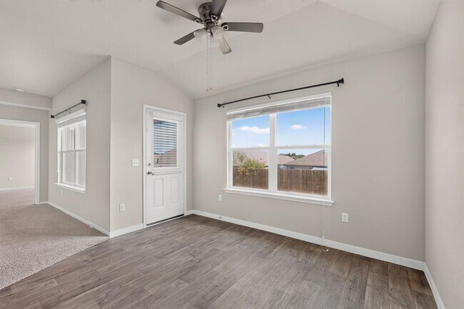 Building Photo - 402 Pentire Way