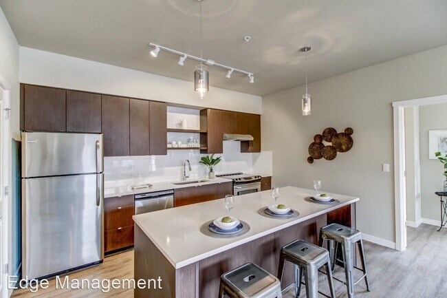 Building Photo - 331-331 NE 79th Ave