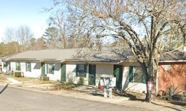 Building Photo - 4350 Lakewood Ct