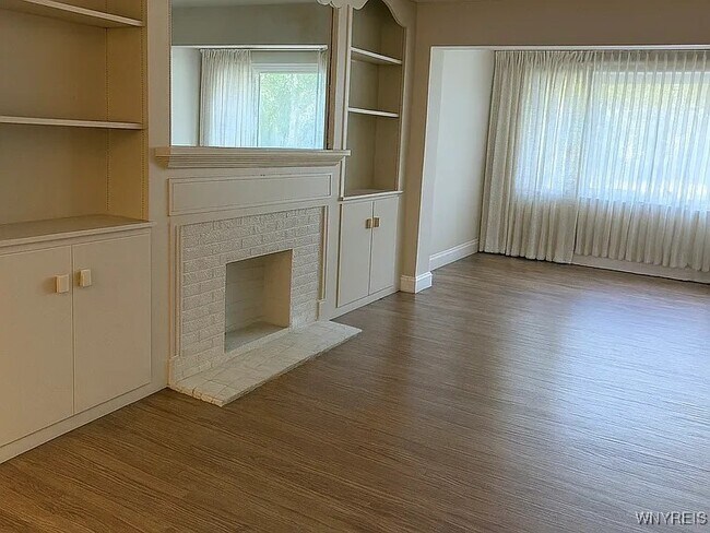 Building Photo - 300 North Park Ave