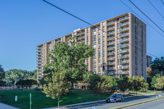 Building Photo - Studio Condo with all utilities included for rent!