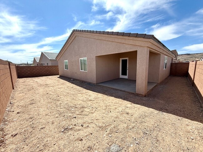 Building Photo - Newly Built 3-Bedroom, 2-Bath Home in a Prime Location Near Hospital & Shopping!