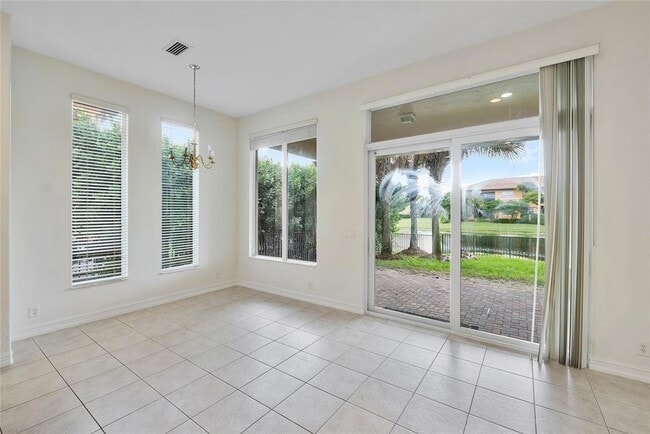 Building Photo - 8215 NW 125th Ln