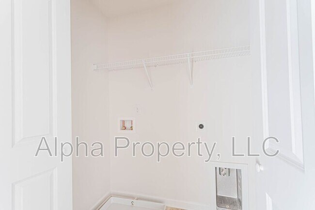 Building Photo - 34 Moorlyn Ln