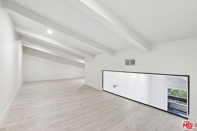 Building Photo - 2700 Cahuenga Blvd E