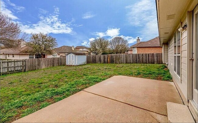 Building Photo - 702 Thrush Dr