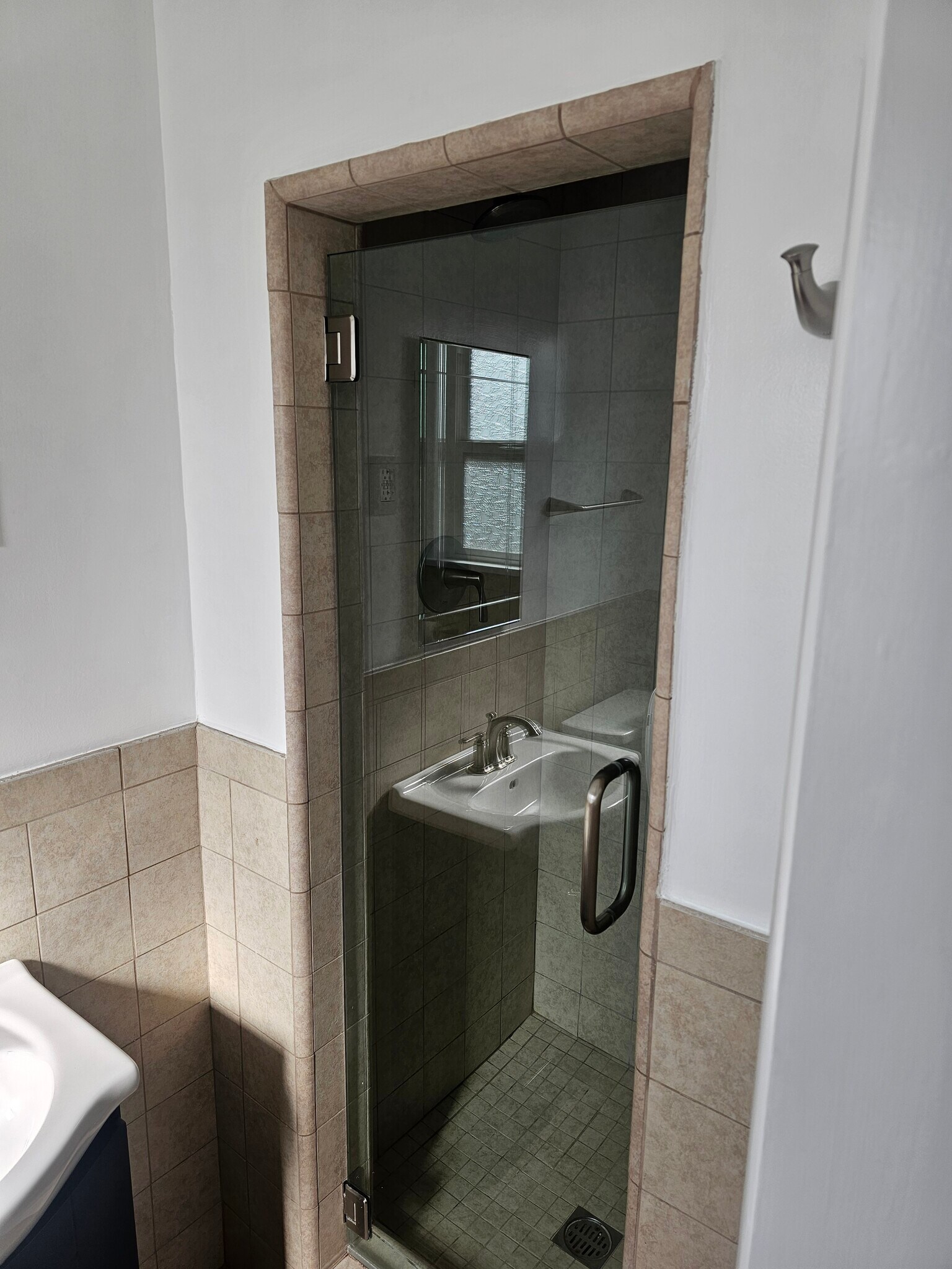 Building Photo - 3250 Lowry Rd