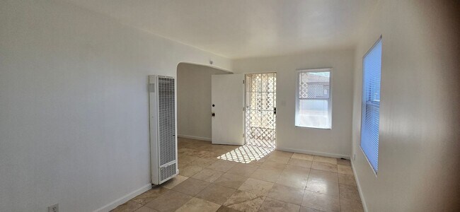 Building Photo - 6719-21 Wunderlin Ave