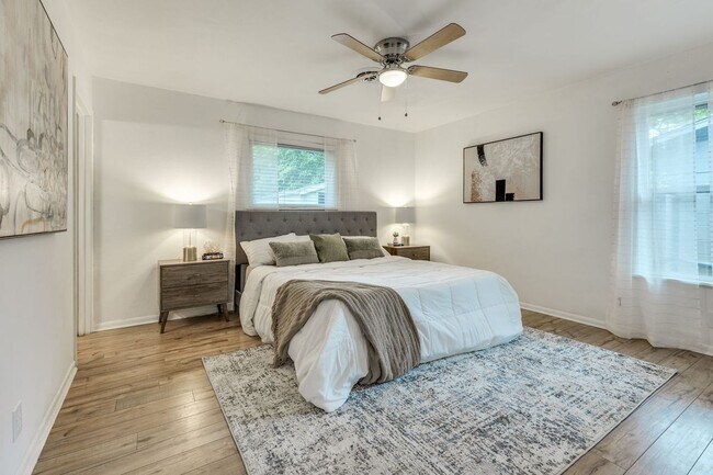 Building Photo - 3002 Stardust Dr