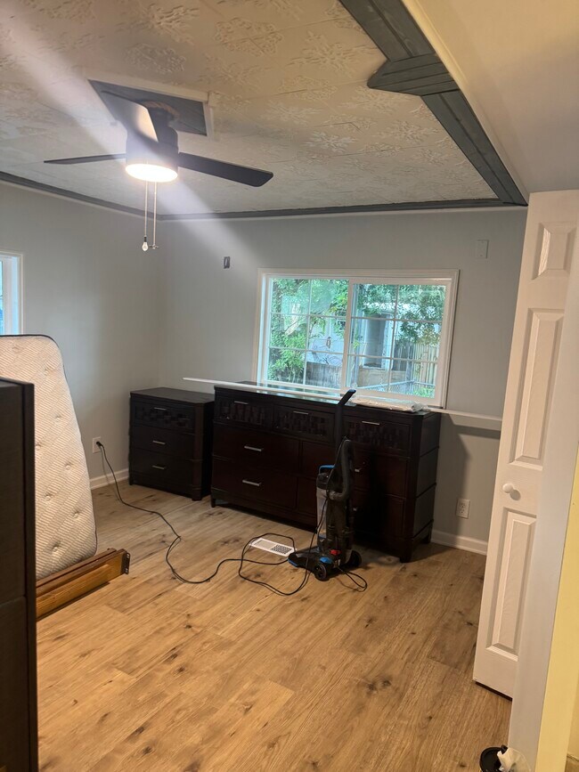 Building Photo - 8709 SW 15th St