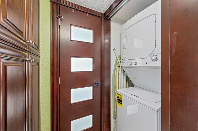 Building Photo - 2400 S Ocean Dr