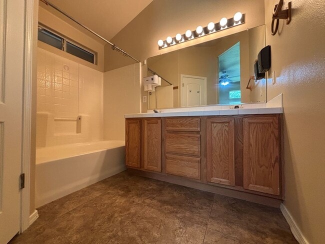Building Photo - Beautiful 3-Bedroom Home in Sought-After C...