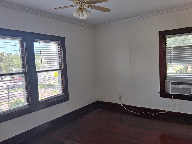 Building Photo - 472 Clearwater Largo Rd