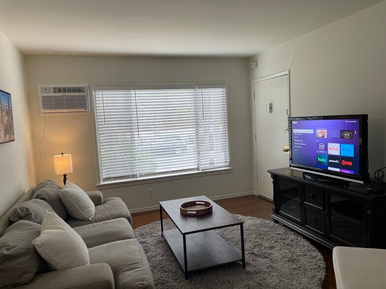 Building Photo - 8563 Colgate Ave