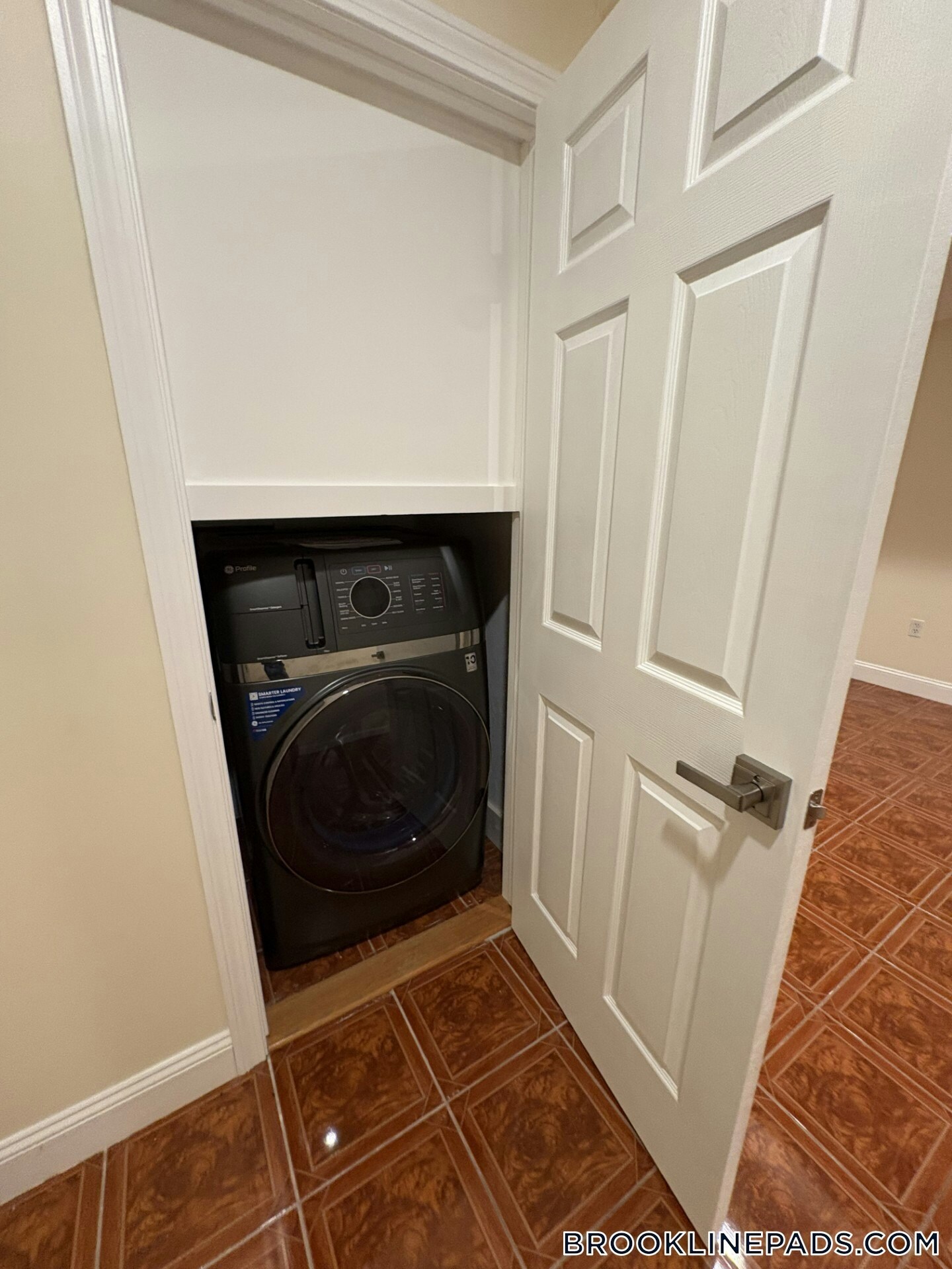 Building Photo - 191 Winthrop Rd