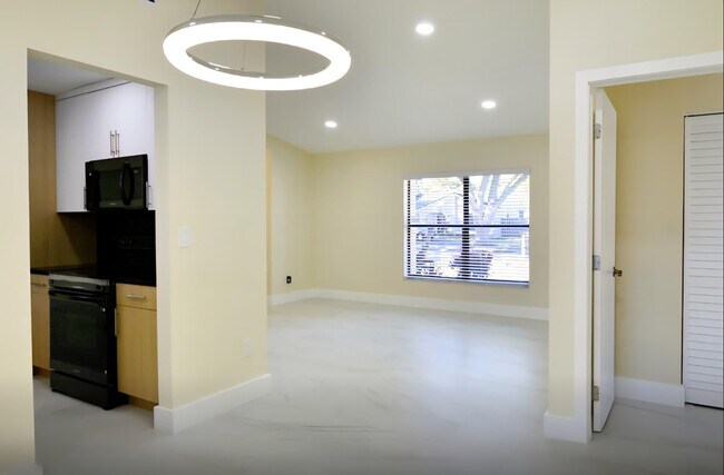 Building Photo - 11516 SW 54th St