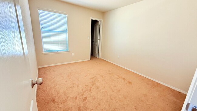 Building Photo - 3575 Sierra Del Sol Ave