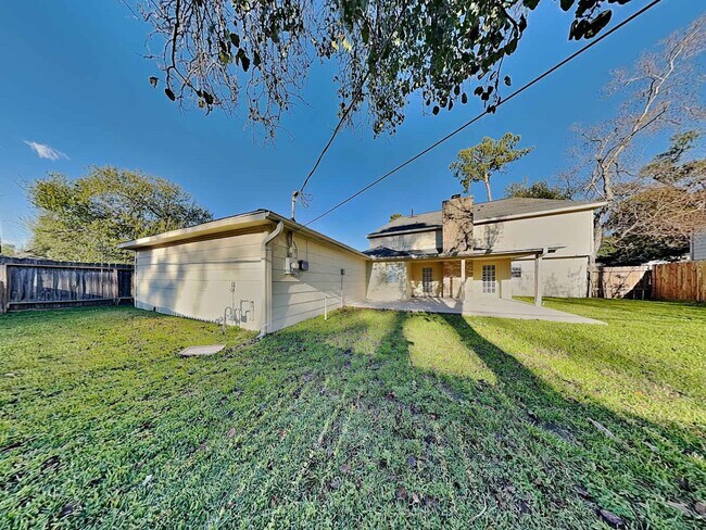 Building Photo - 15027 Pebble Bend Dr