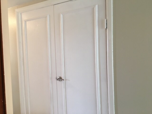 Building Photo - 305 W. Linda