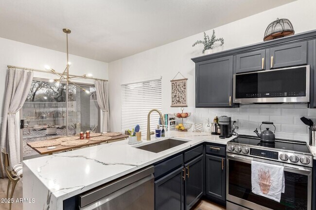 Building Photo - 21860 N 41st St