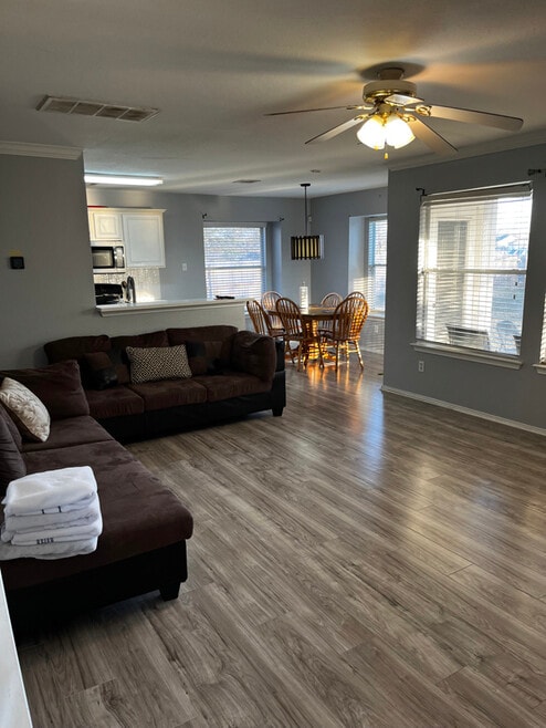 Building Photo - 1005 Betty Baker Cove