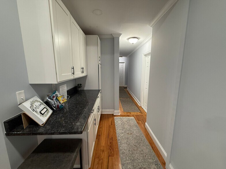 Building Photo - 32 Reedsdale St