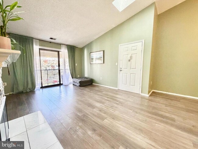 Building Photo - 21 Joyner Ct