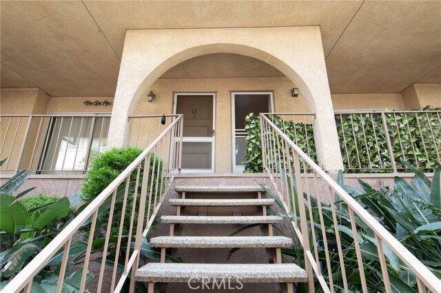 Building Photo - 10215 Variel Ave