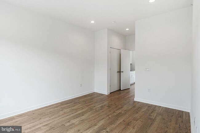 Building Photo - 3126 Pierview Ln