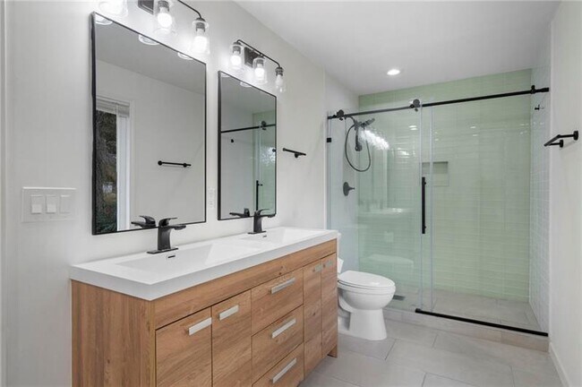 Building Photo - 3142 Chamblee Gap Rd