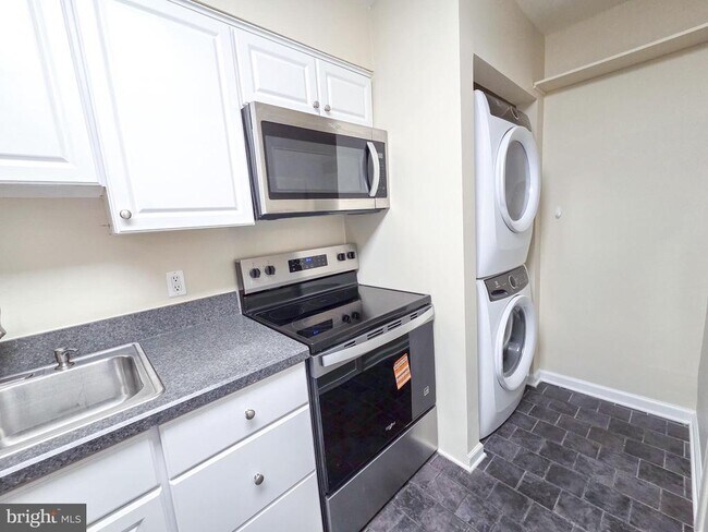 Building Photo - 10823 Hampton Mill Terrace