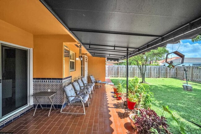 Building Photo - 909 NW 135th Ct