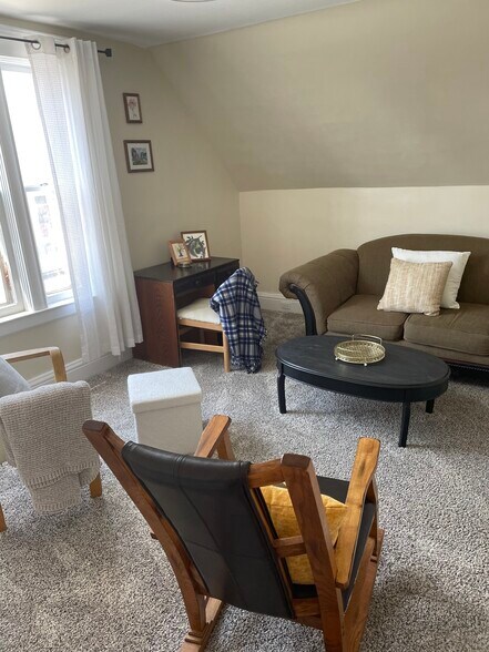 Building Photo - 218 S Jackson St