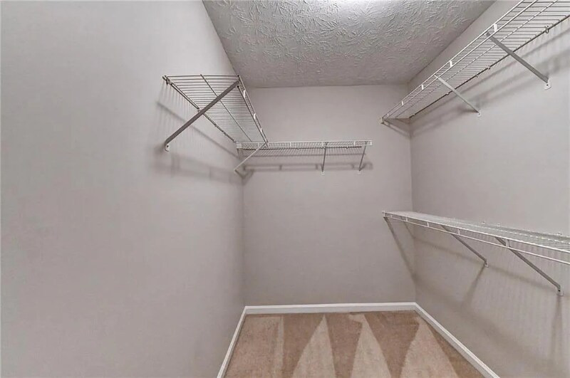 Building Photo - 1227 Yellow River Dr