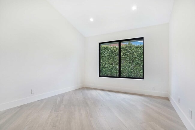 Building Photo - 3025 NW 61st St