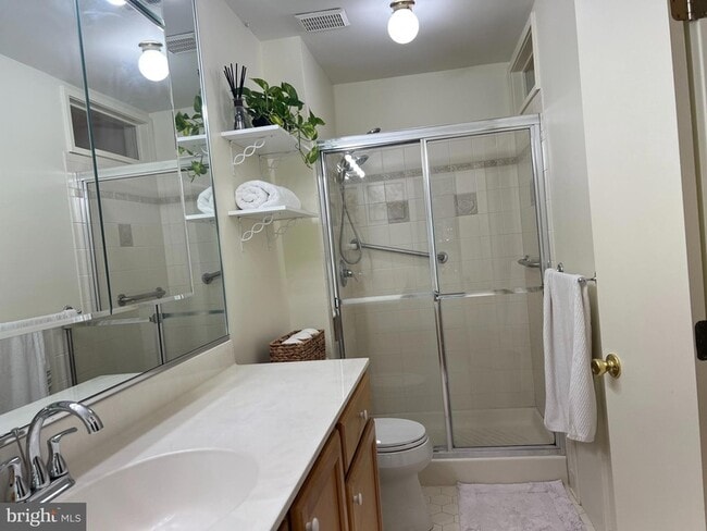 Building Photo - 9547 Fern Hollow Way