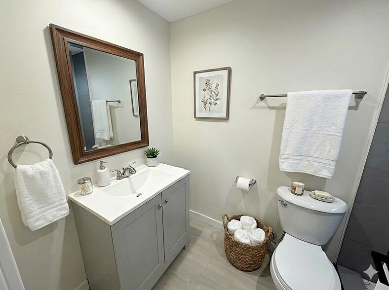 Building Photo - 1302 Amethyst St