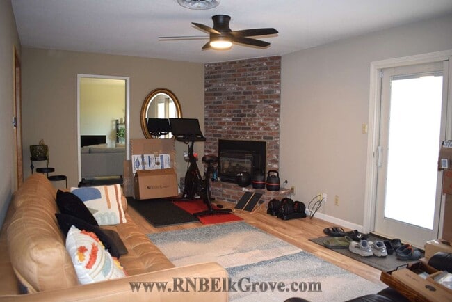 Building Photo - 9006 El Patio Ct