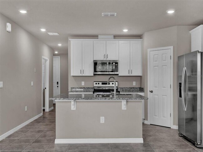 Building Photo - 743 Legacy Dr